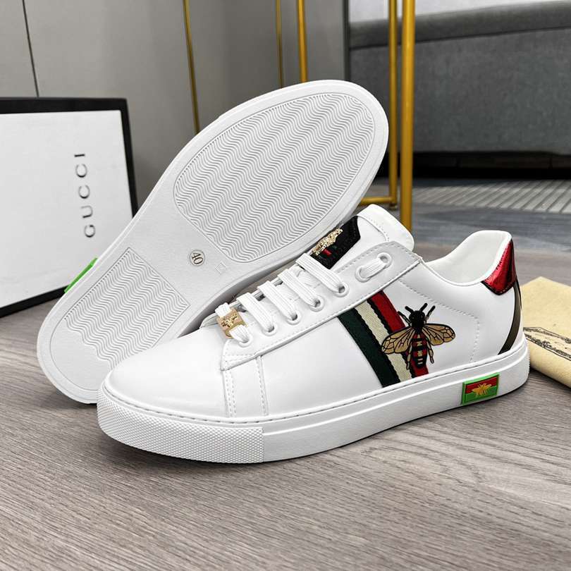 GUCCI ACE CON ABEJA BLANCOS
