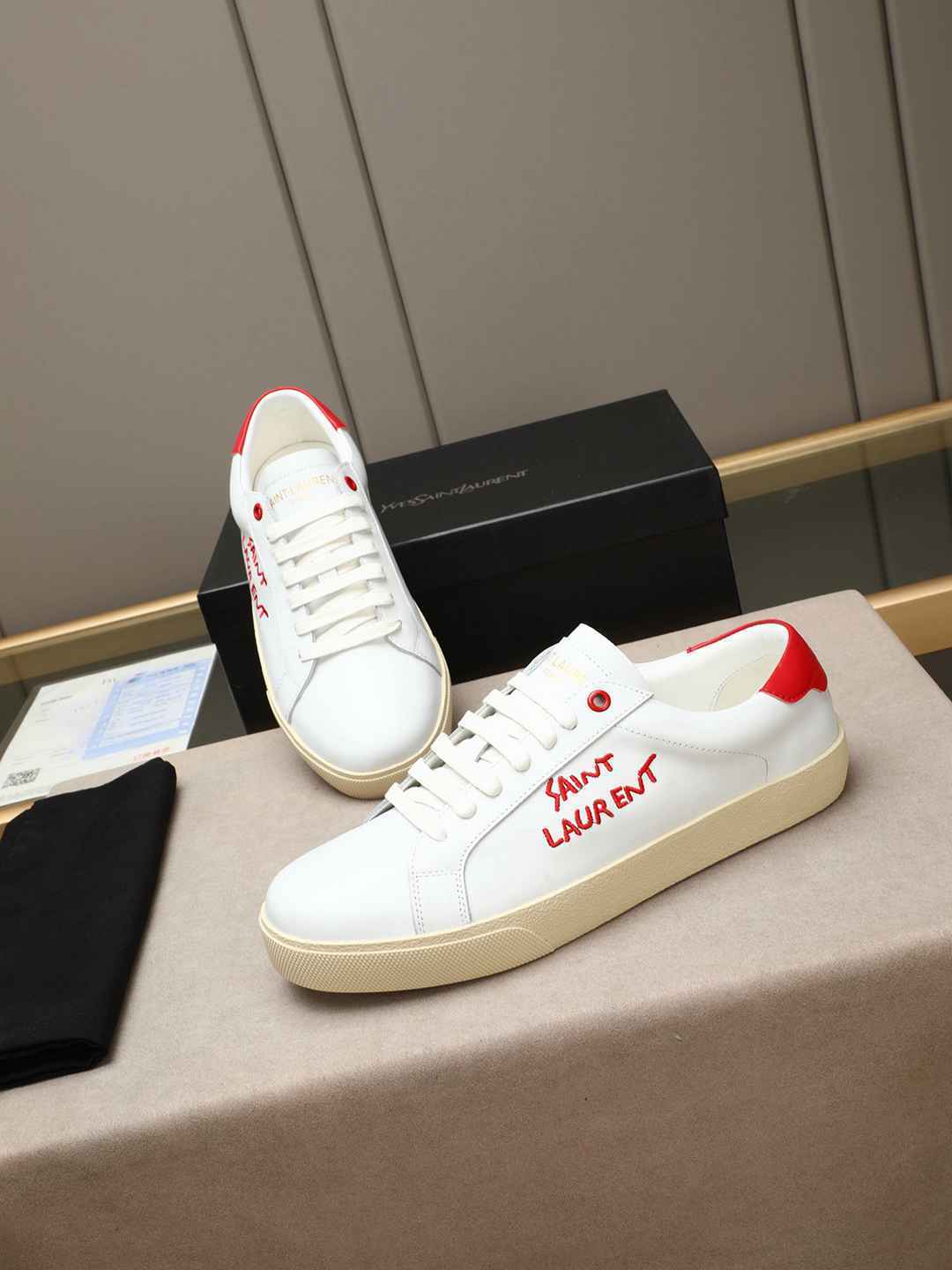 SAINT LAURENT COURT CLASSIC ROJO