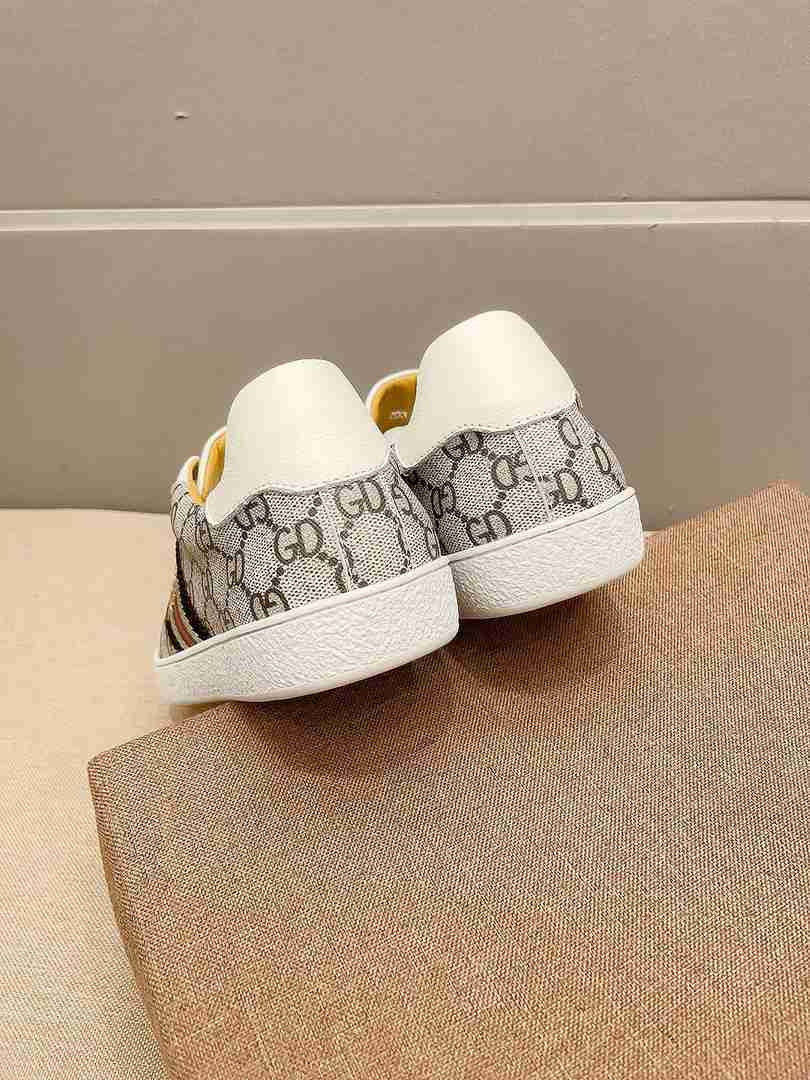 GUCCI ACE CON ABEJA NEGROS