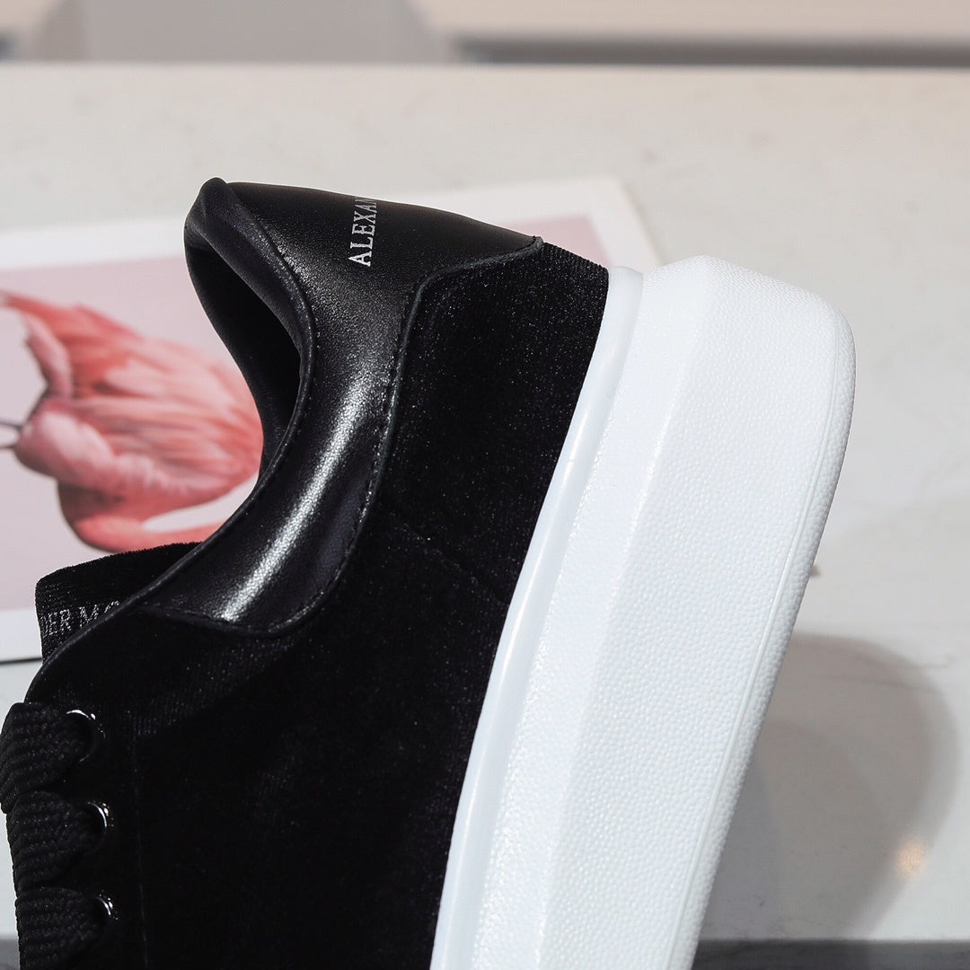 ALEXANDER MCQUEEN OVERSIZE -FULL BLACK