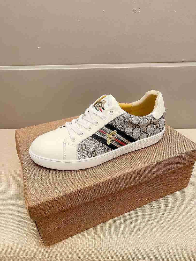 GUCCI ACE CON ABEJA NEGROS