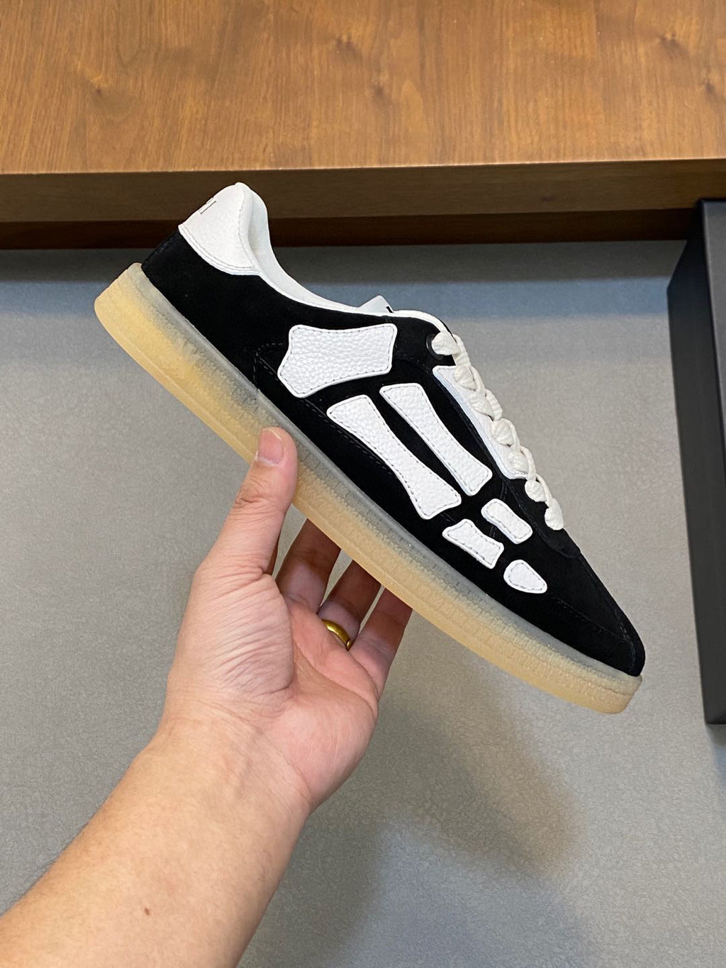AMIRI SKELETON NEGRO GAMUZA
