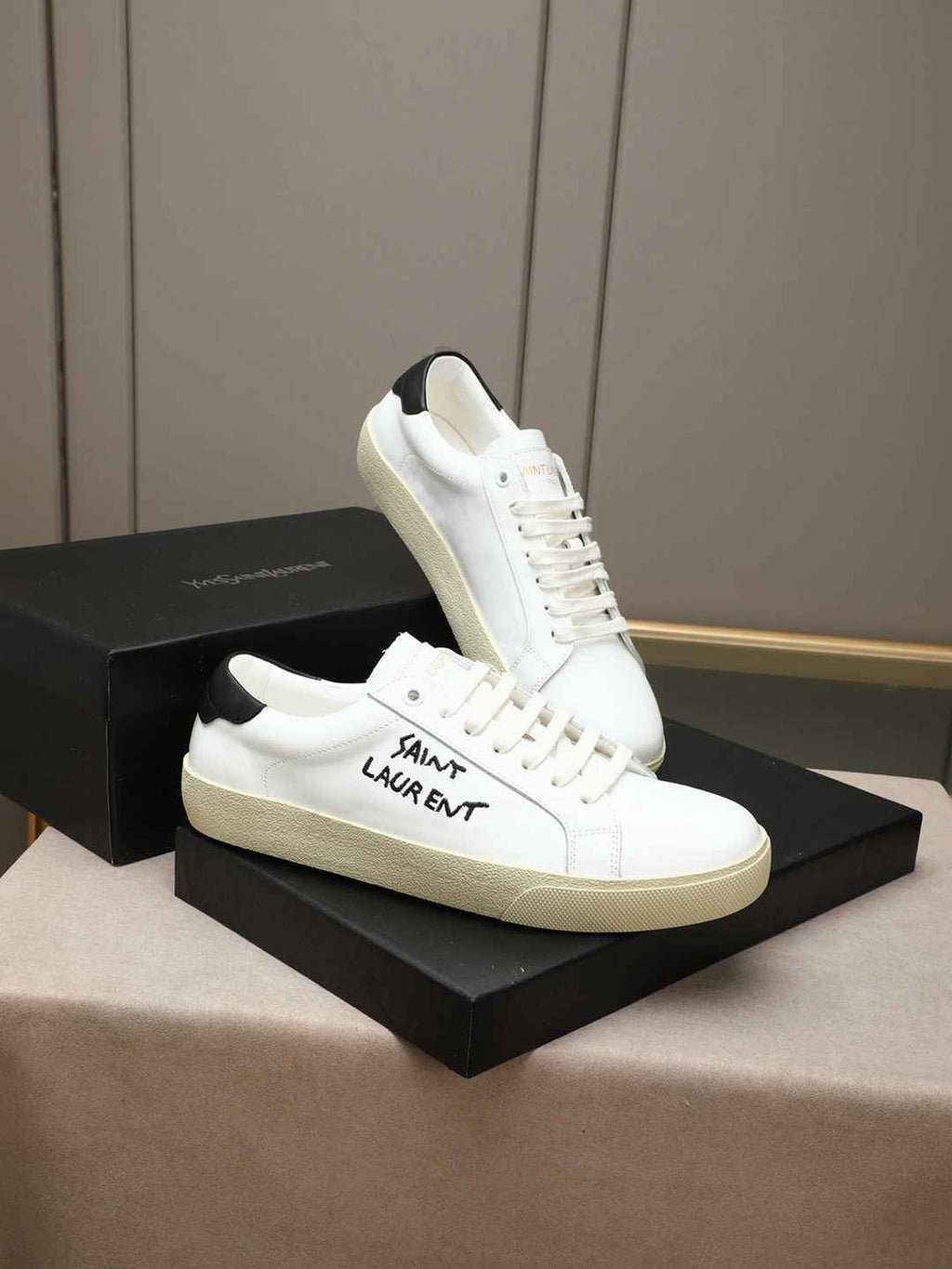 SAINT LAURENT COURT CLASSIC NEGRO