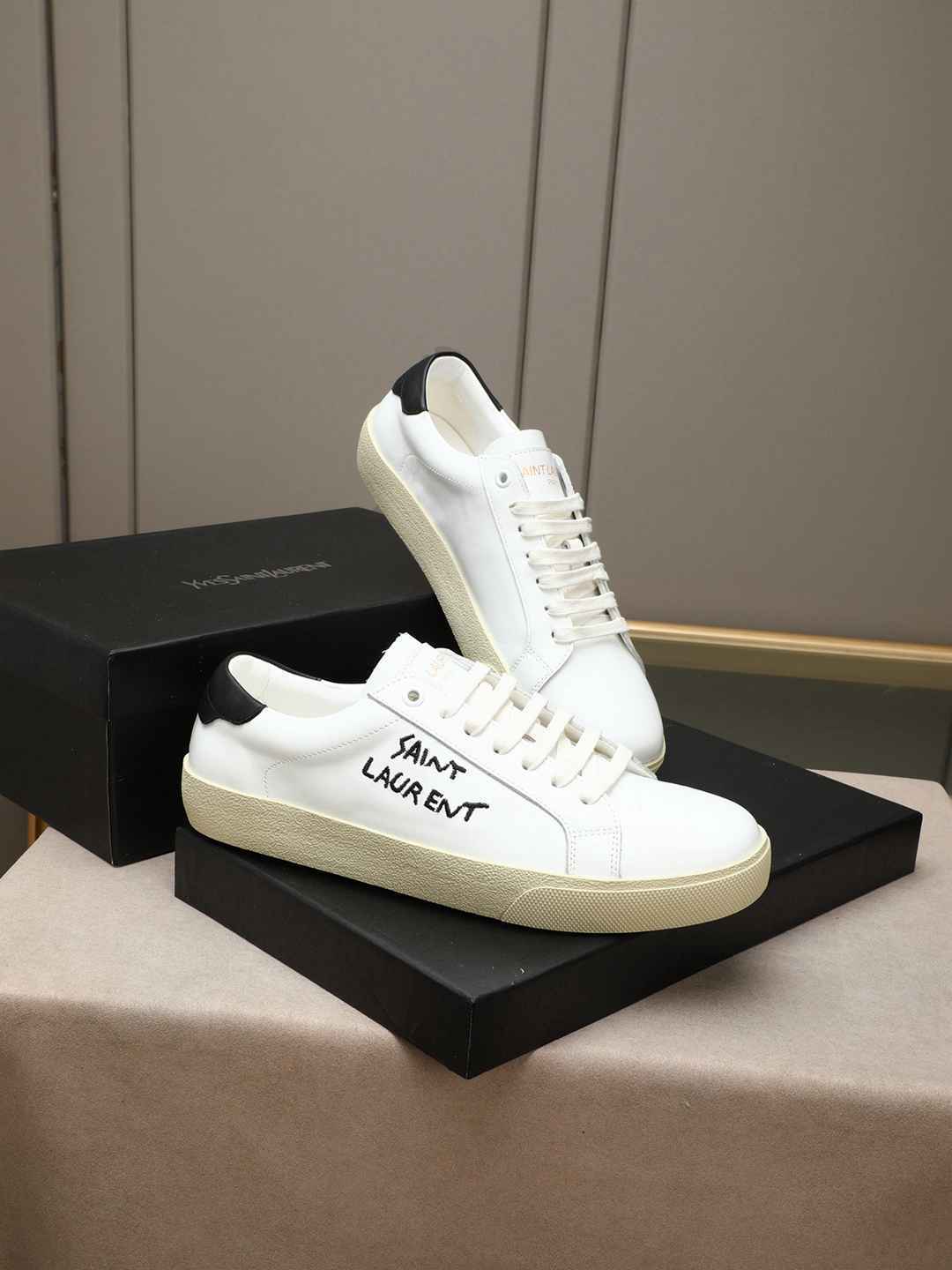 SAINT LAURENT COURT CLASSIC NEGRO