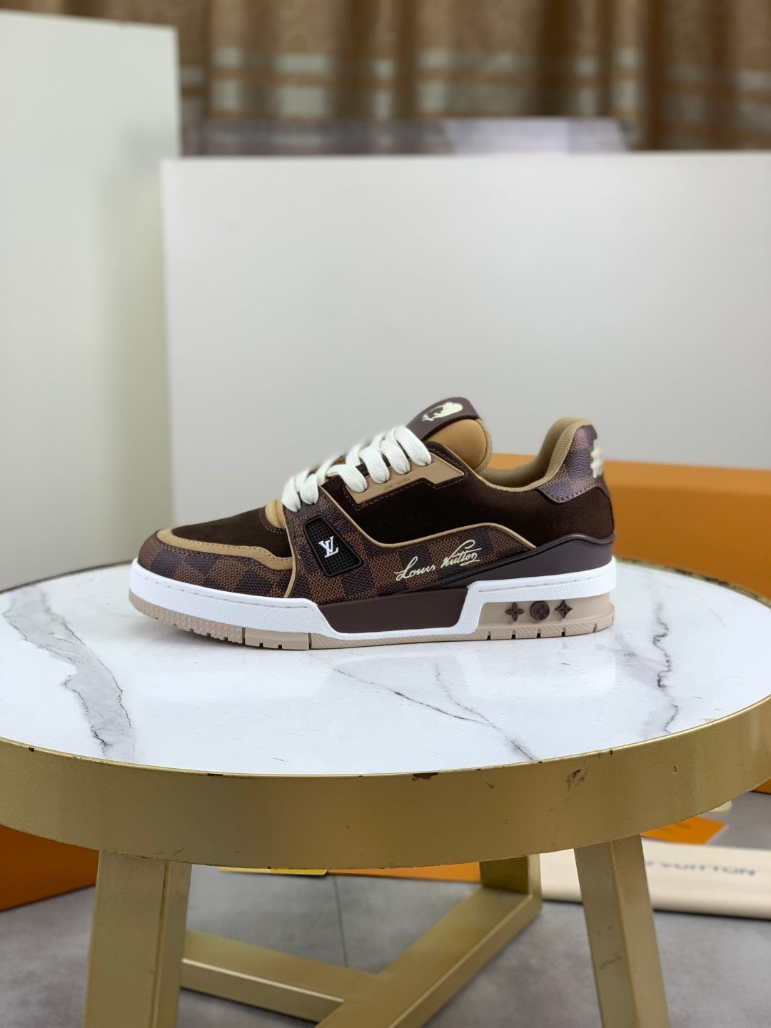 LOUIS VUITTON TRAINER CAFE