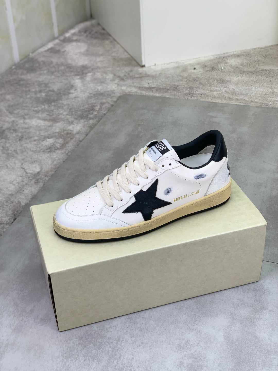 GOLDEN GOOSE BALL STAR NEGRO