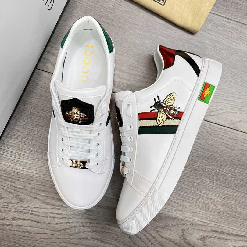 GUCCI ACE CON ABEJA BLANCOS