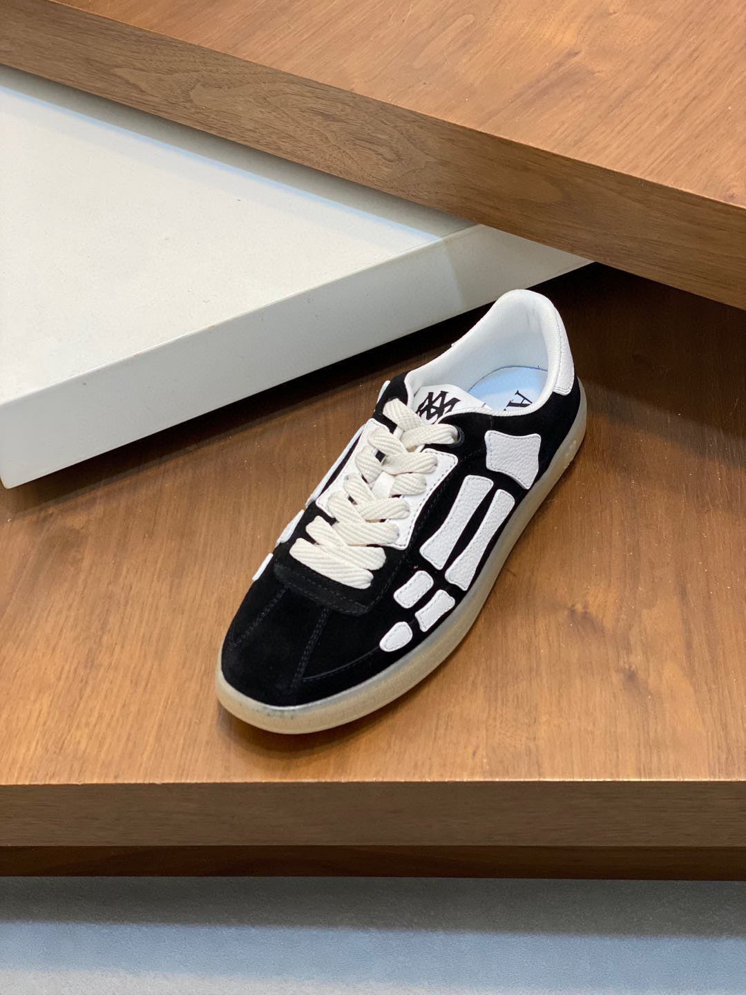 AMIRI SKELETON NEGRO GAMUZA