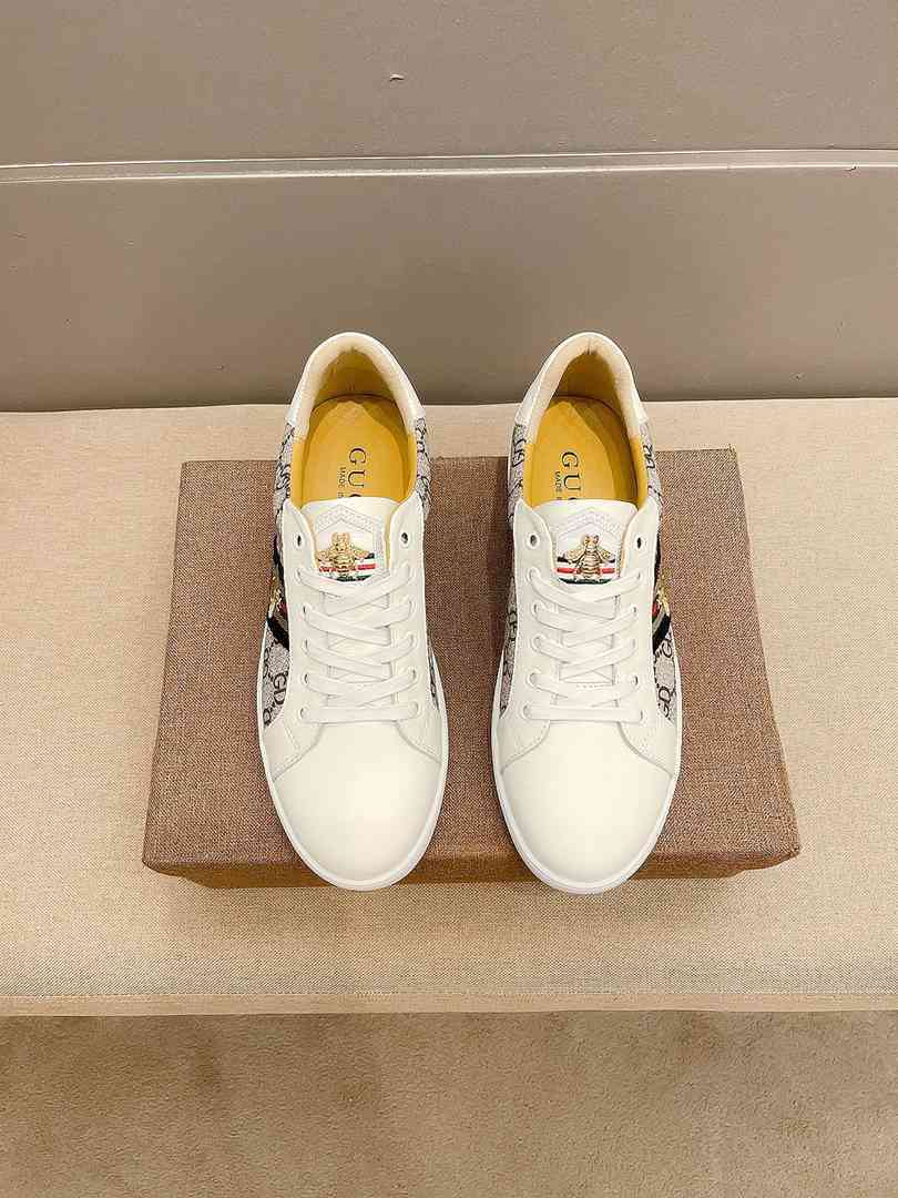 GUCCI ACE CON ABEJA NEGROS