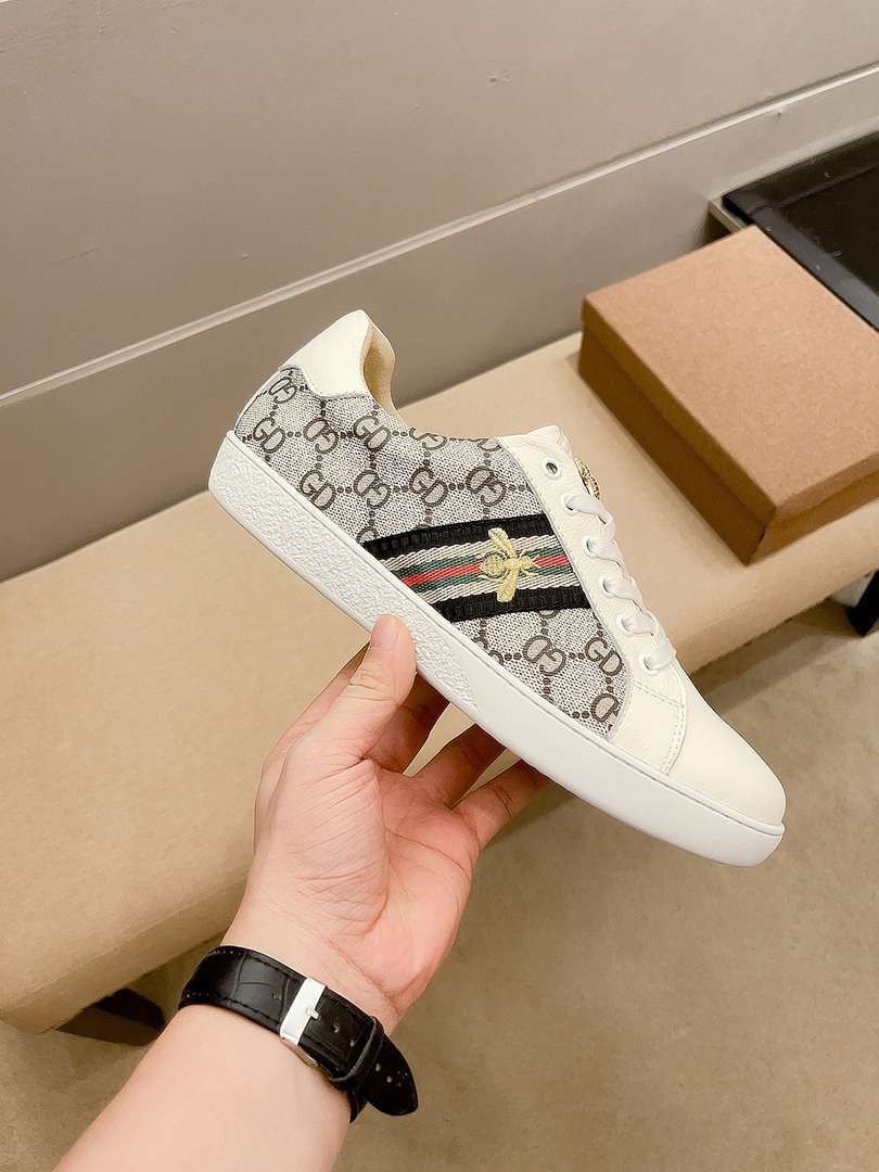 GUCCI ACE CON ABEJA NEGROS